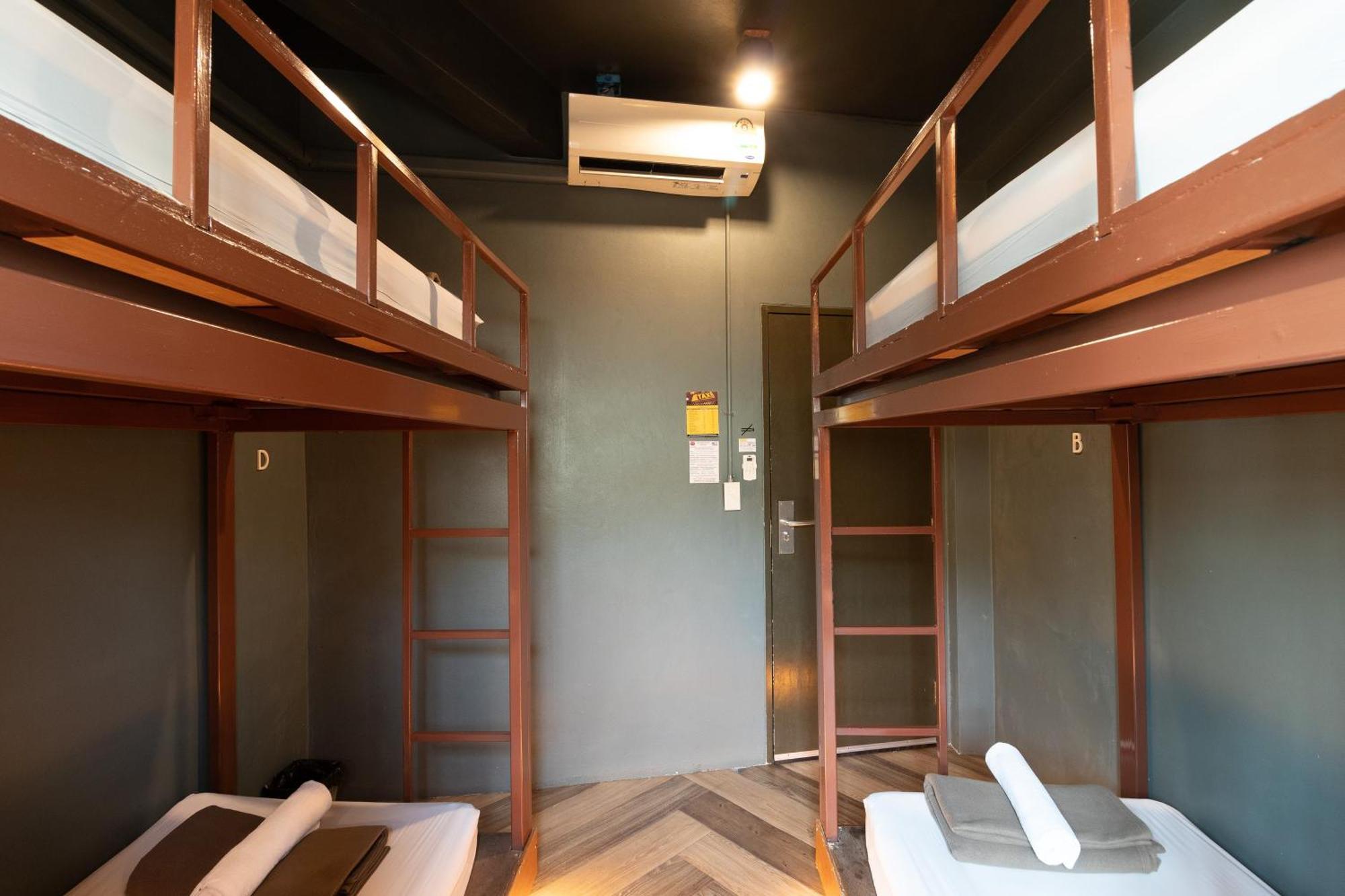 Loftel 22 Hostel Bangkok Exteriör bild