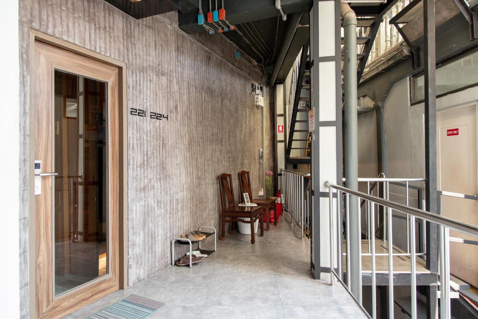 Loftel 22 Hostel Bangkok Exteriör bild