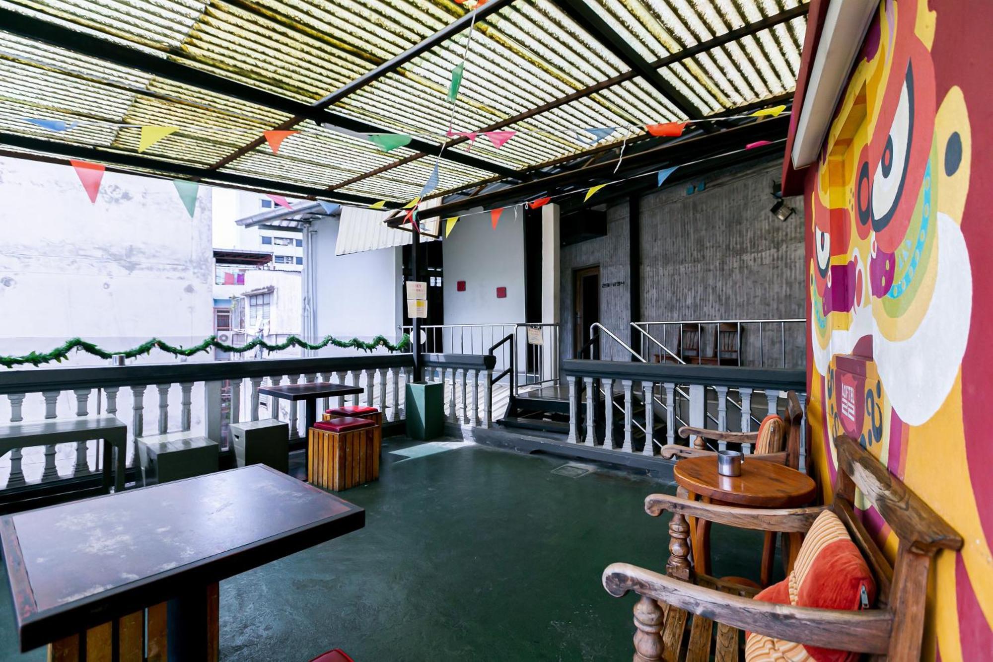 Loftel 22 Hostel Bangkok Exteriör bild