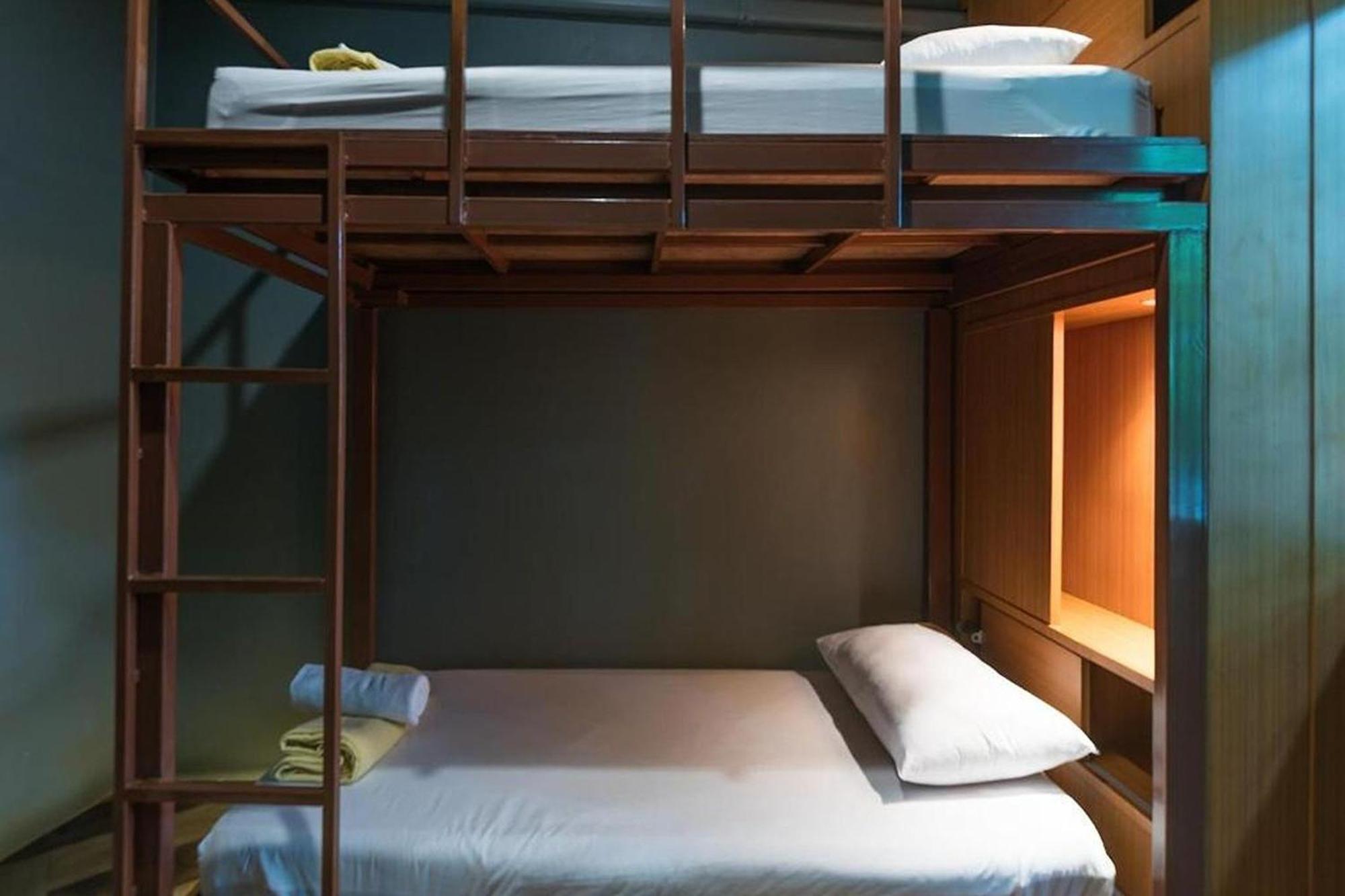 Loftel 22 Hostel Bangkok Exteriör bild