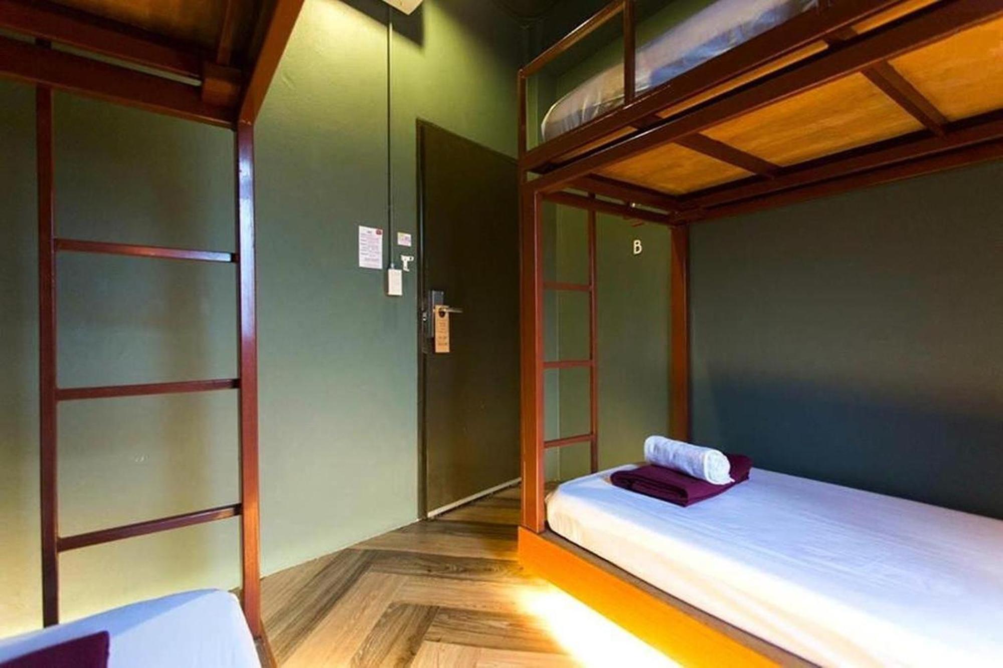 Loftel 22 Hostel Bangkok Exteriör bild